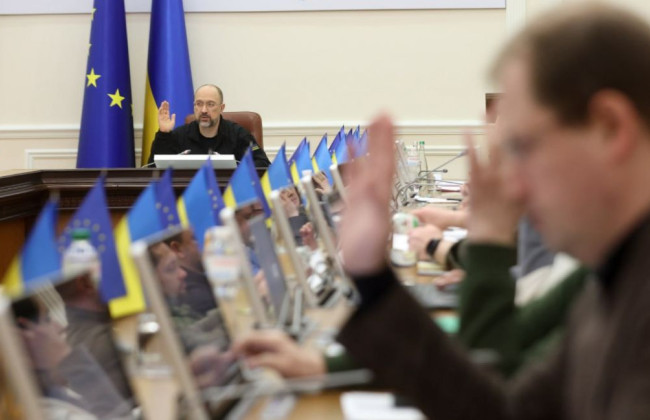 Правительство приняло ряд кадровых решений – уволило несколько заместителей