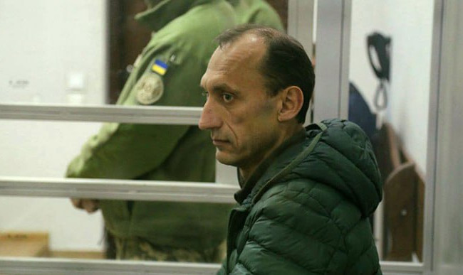 Самовільна спроба викрасти літак рф і обстріл аеродрому «Канатове»: ексрозвідника Романа Червінського заарештували на два місяці