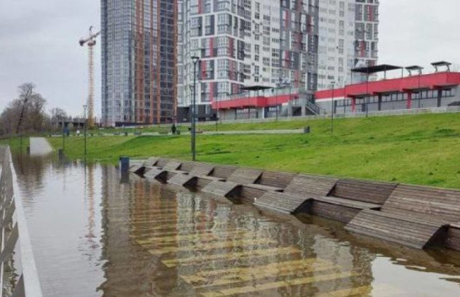 Паводок в Киеве: КГВА сообщила ситуацию с уровнем воды в Днепре