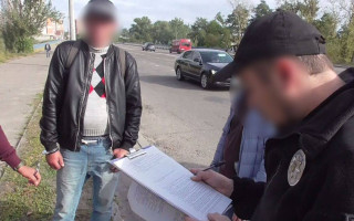 Пытался переложить вину на знакомого: в Сумах мужчину осудили за сбыт ручных осколочных гранат