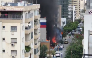 В столице Кипра горит здание российского центра науки и культуры: видео