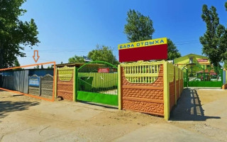 «Рейдерське» захоплення бази відпочинку Укрпошти: на Одещині викрито організатора
