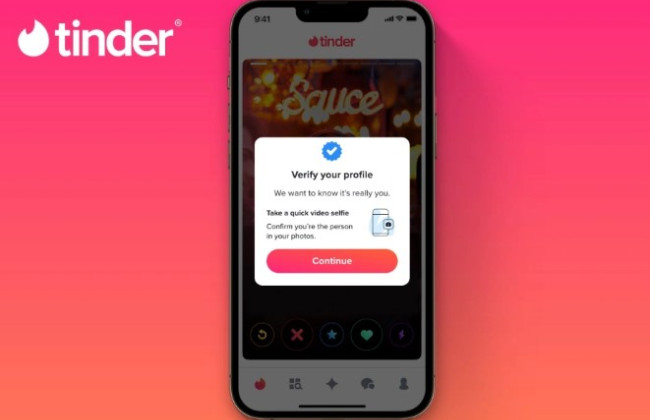 У Tinder изменился способ верификации: пользователи должны делать видеоселфы, их проверять ИИ