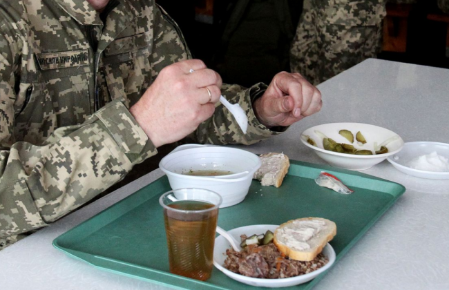 В Міноборони відреагували на матеріали з порівнянням цін на закупівлю продуктів харчування для ЗСУ та окремої військової частини ГУР
