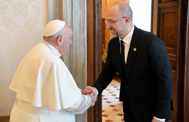 Денис Шмигаль зустрівся з Папою Римським у Ватикані, фото