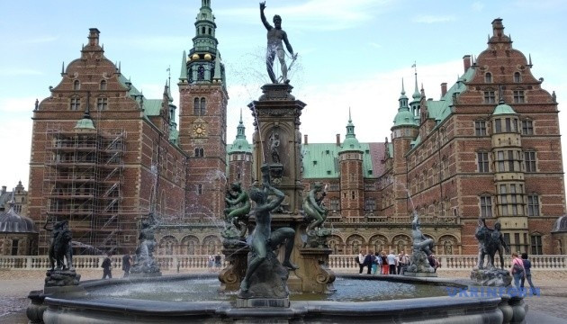 Охочих отримати данське громадянство зобов'яжуть жити на території країни до його отримання