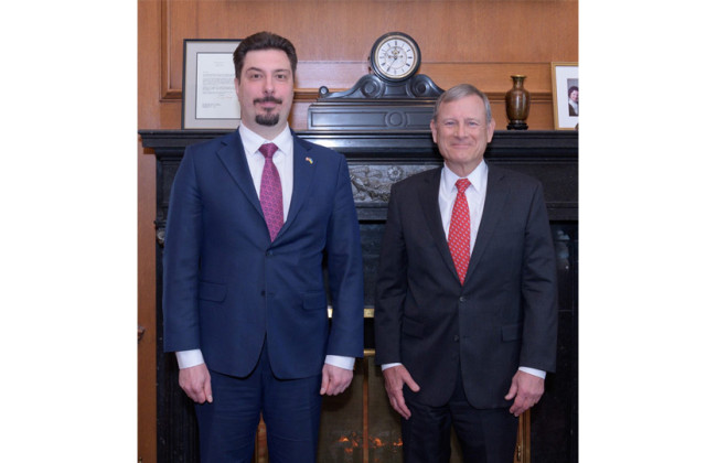 Під час візиту до США Голова ВС Всеволод Князєв зазначив, що неоднозначні ініціативи Верховної Ради щодо зменшення розміру суддівської винагороди є порушенням суддівської незалежності