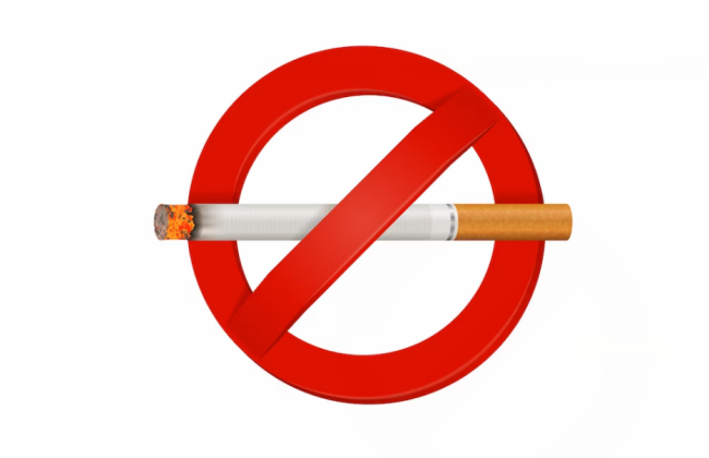 В Україні поновили контроль заборони куріння у кафе і ресторанах – які штрафи