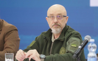 Зеленський рекомендував відправляти воєнкомів із тилу на фронт, — Олексій Резніков