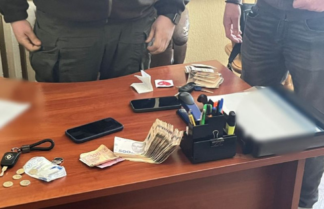 Взятка или увольнение: в Киевской области задержан дерзкий чиновник