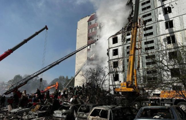 Ракетный удар по многоэтажке в Умани: количество жертв снова выросло