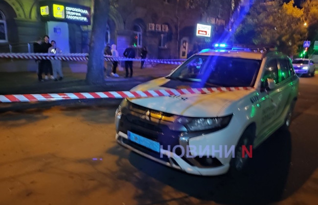 В центрі Миколаєва чоловік кинув гранату в людей