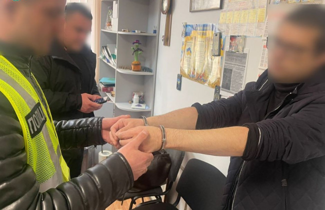 Коррупционная схема на выдаче разрешительной документации: разоблачили руководство одного из департаментов Хмельницкой ОВА