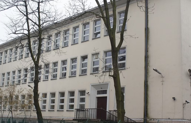 Польша вернула в распоряжение мэрии Варшавы помещение, где учились дети российских дипломатов