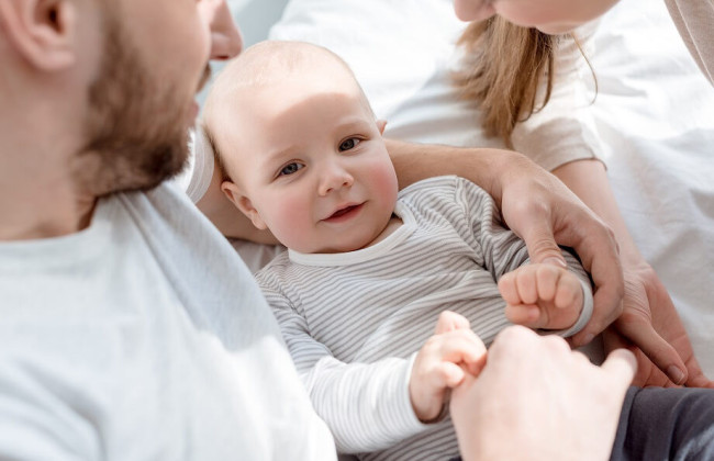 Родители смогут одновременно уходить в отпуск по уходу за ребенком – Комитет поддержал законопроект