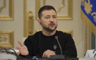 «Я б точно був в Україні», — Зеленський відповів, чи пішов би воювати, якби не був президентом