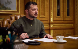 Ситуація на фронті та потреби захисників: Зеленський поговорив з Макроном