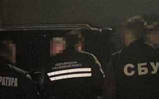 Вимагав мільйон гривень за «безперешкодну оренду» складів: на Львівщині судитимуть директора держустанови