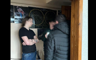 Збував шкідливе програмне забезпечення для контролю за вебресурсами: на Буковині місцевому жителю повідомили про підозру