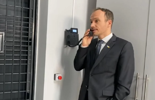 Кабмин утвердил список сайтов, которые могут читать лица в СИЗО за плату, и предусмотрел аудиозапись разговоров лиц под стражей