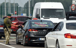 Україна запускає «єЧергу», але одразу скористатися додатком зможуть не всі