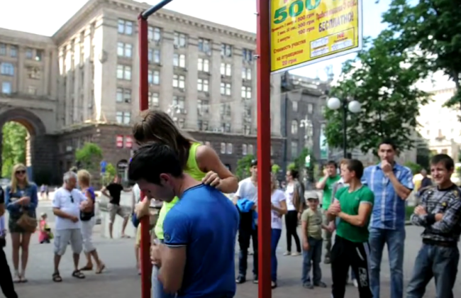 З Хрещатика у Києві можуть прибрати незаконні атракціони-турніки – петиція