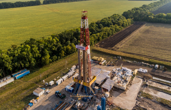 Суд снял арест с акций «Укрнефтебурения» Коломойского, Хомутынника и Фукса – СМИ