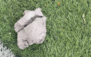 В Киеве обломки дронов упали возле 10 домов, повреждены автомобили