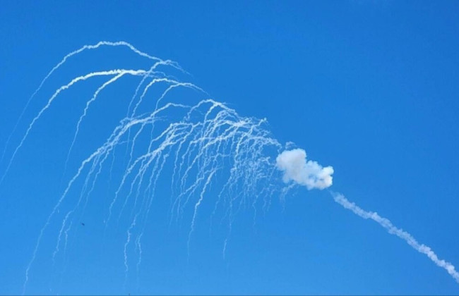 Над Києвом збили ворожий безпілотник: через падіння уламків виникла пожежа