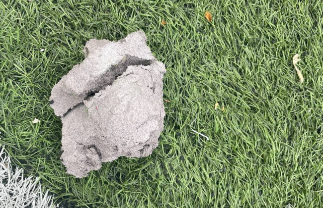 В Киеве обломки дронов упали возле 10 домов, повреждены автомобили