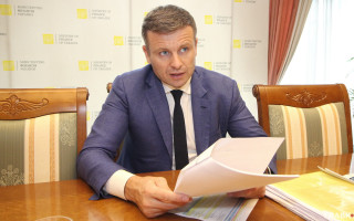 Мінфін радить ДСА пошукати у власних резервах кошти на виплату підвищених Кабміном окладів працівникам апаратів судів у зоні бойових дій