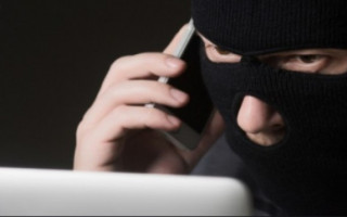На Тернопільщині псевдопрацівник банку вкрав у жінки майже 17 тисяч гривень