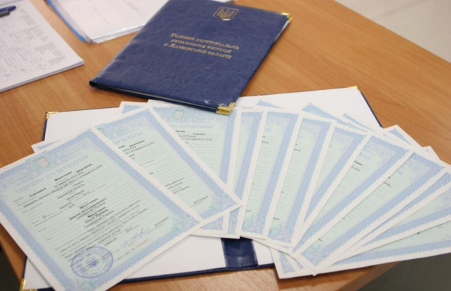 Помилка у прізвищі: як виправити описку в документі, алгоритм дій