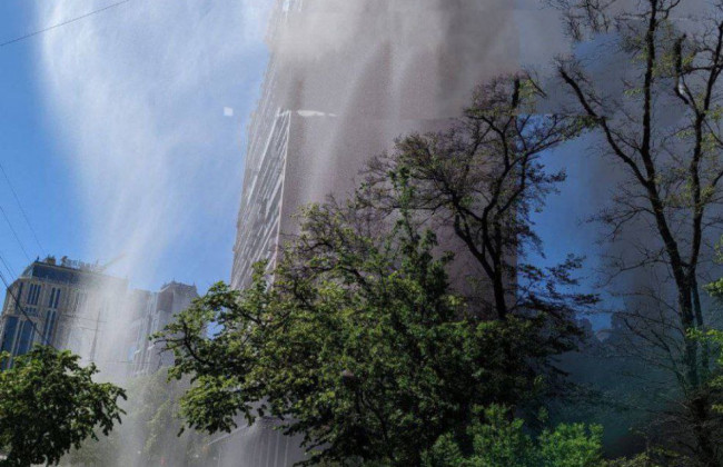 У Києві на Великій Васильківській стався масштабний прорив водопроводу, відео