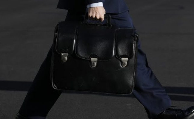 Рада ухвалила новий закон про службу в органах місцевого самоврядування: як тепер стати місцевим чиновником та що для них зміниться