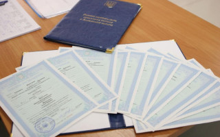 Помилка у прізвищі: як виправити описку в документі, алгоритм дій
