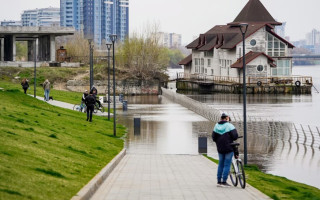 В Киеве снова вырос уровень воды в Днепре: есть ли угроза подтопления
