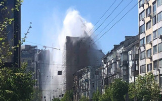Прорив труби на Великій Васильківській у Києві: пошкодження тепломережі локалізовано