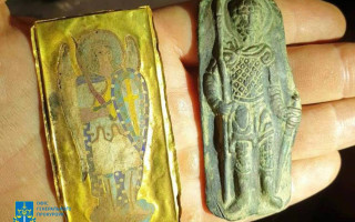 Гунський меч, візантійська ікона, монети: у екснардепа Горбатова правоохоронці вилучили колекцію старожитностей