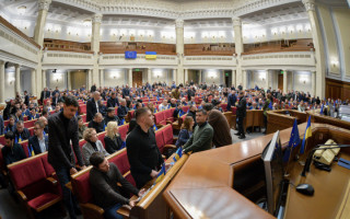 Законопроект Зеленського про перенесення Дня перемоги на 8 травня прийматимуть у пришвидшеному режимі, — Арахамія