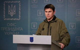 Подоляк припустив, що Крим може втратити автономію після деокупації