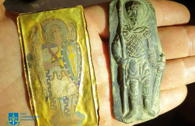 Гунский меч, византийская икона, монеты: у экснардепа Горбатова правоохранители изъяли коллекцию древностей