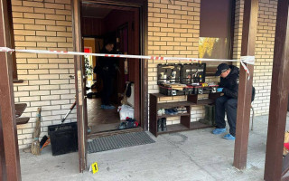 Вбив доньку ножем та намагався вбити сина – мешканцю Київщини повідомлено про підозру