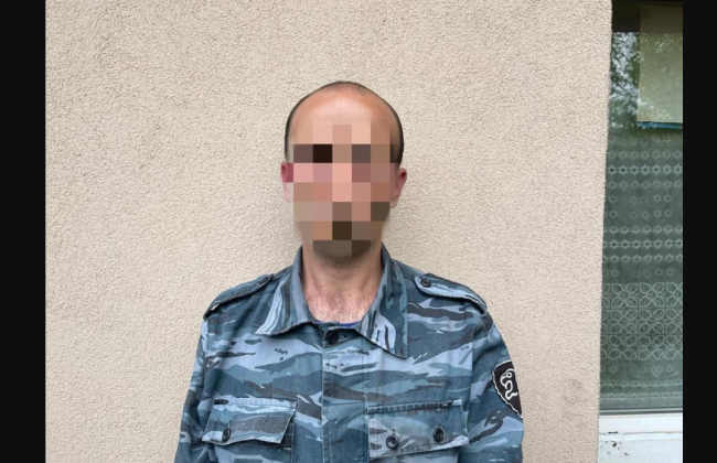 ​​Виманював гроші в родин зниклих бійців ЗСУ: у Києві викрито шахрая