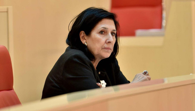 Президентка Грузії вимагає скликати Раду нацбезпеки, щоб переглянути умови в'їзду росіян