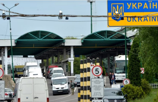 БЭБ проводит обыски на Львовской таможне и таможенном посту «Шегини»