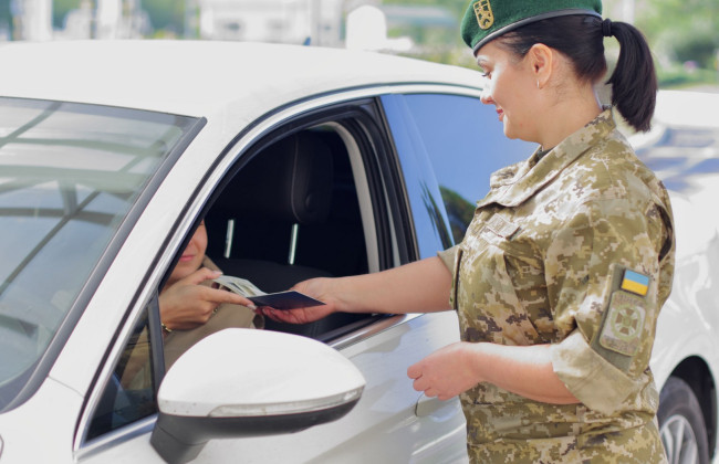 «Инвалидность» мамы за $10 тысяч и сфальсифицированная справка ВВК: на Закарпатье обнаружили поддельные документы у мужчин