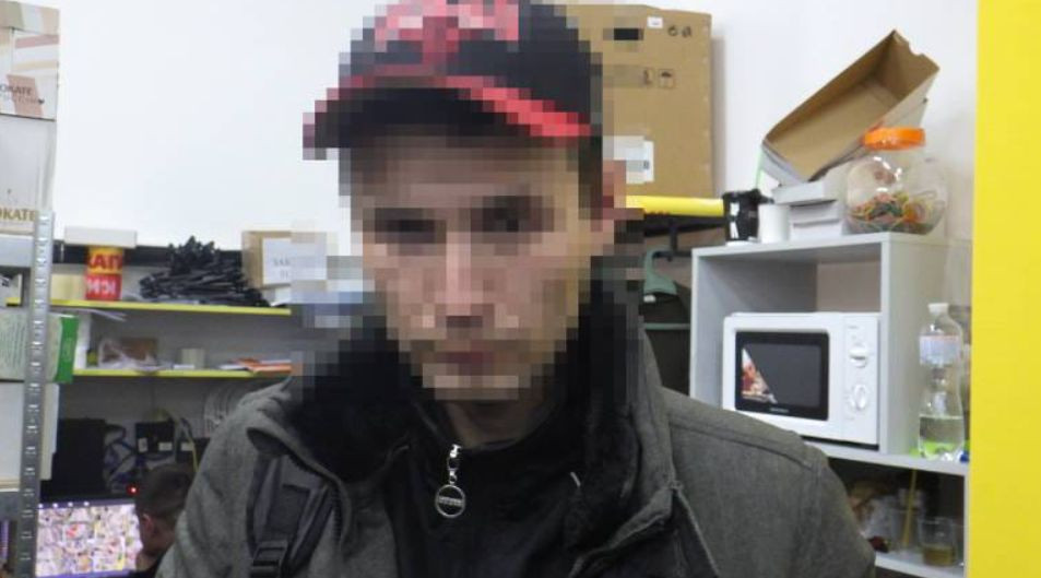 Виніс з магазину речей на 22 000 гривень: у Києві судитимуть небезпечного крадія