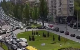 У Києві через ДТП біля ТРЦ Гулівер утворився великий затор, відео