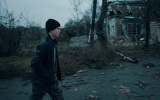 Американская группа Imagine Dragons представила клип на песню Crushed, снятый на линии фронта в Украине: видео